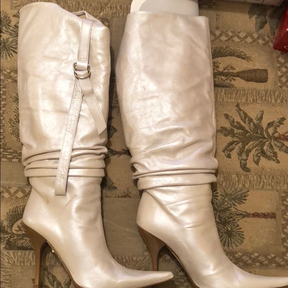 Heeled boots